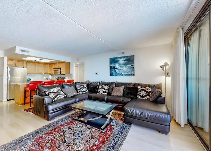 Enjoy Ocean & Bay Views From 15th-floor With Pools Holiday home