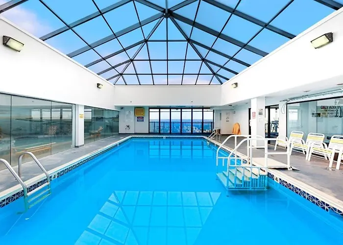Enjoy Ocean & Bay Views From 15th-floor With Pools